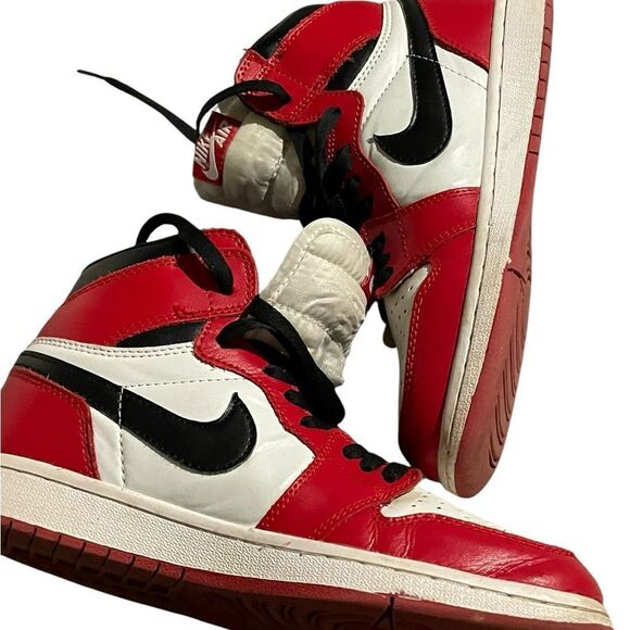 Nike Air Jordan size 7Y Red and White Air Sneakers includes crease guard - Picture 3 of 5